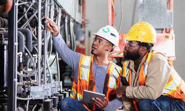 Best Electrical Contractors for Businesses  in Vandalia, MO
